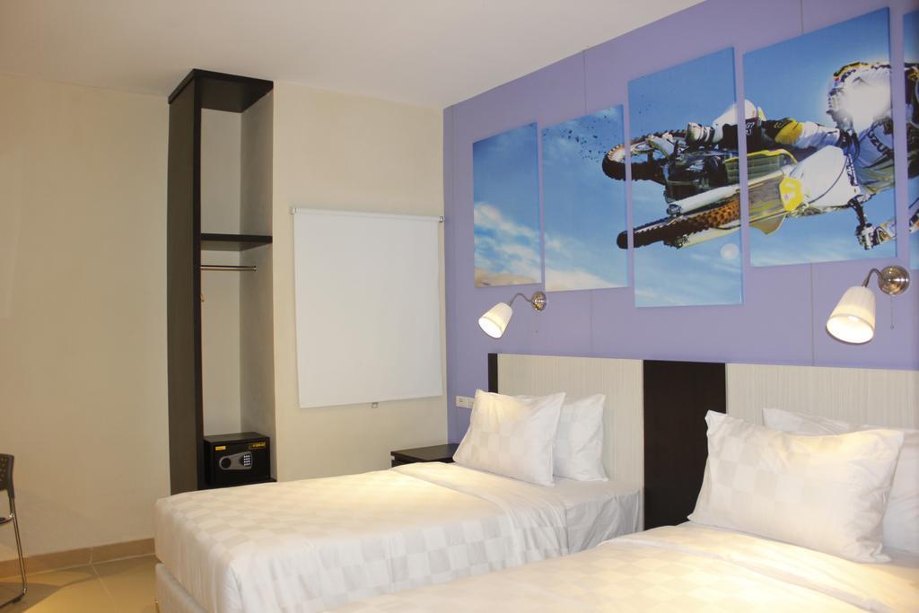 Sinar Sport Hotel Bengkulu Exteriör bild