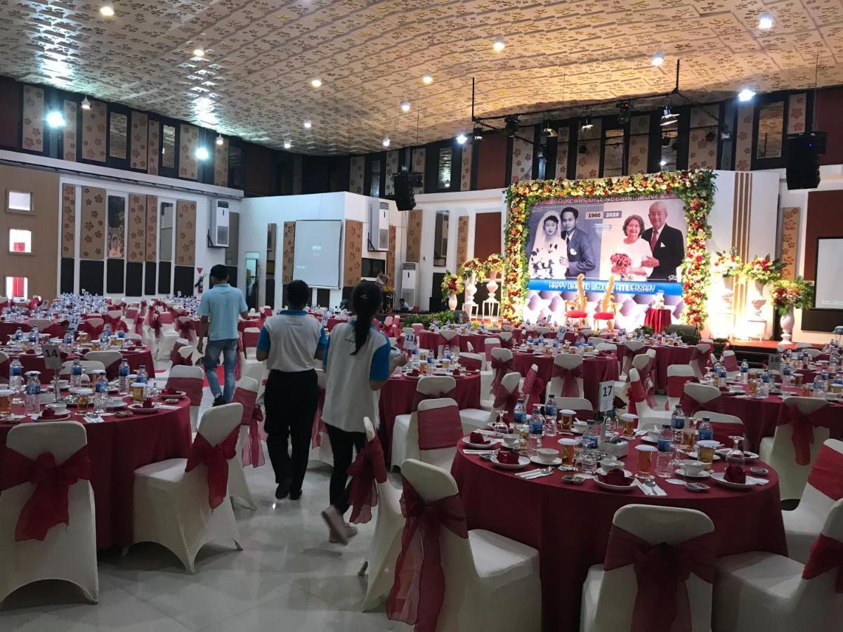 Sinar Sport Hotel Bengkulu Exteriör bild